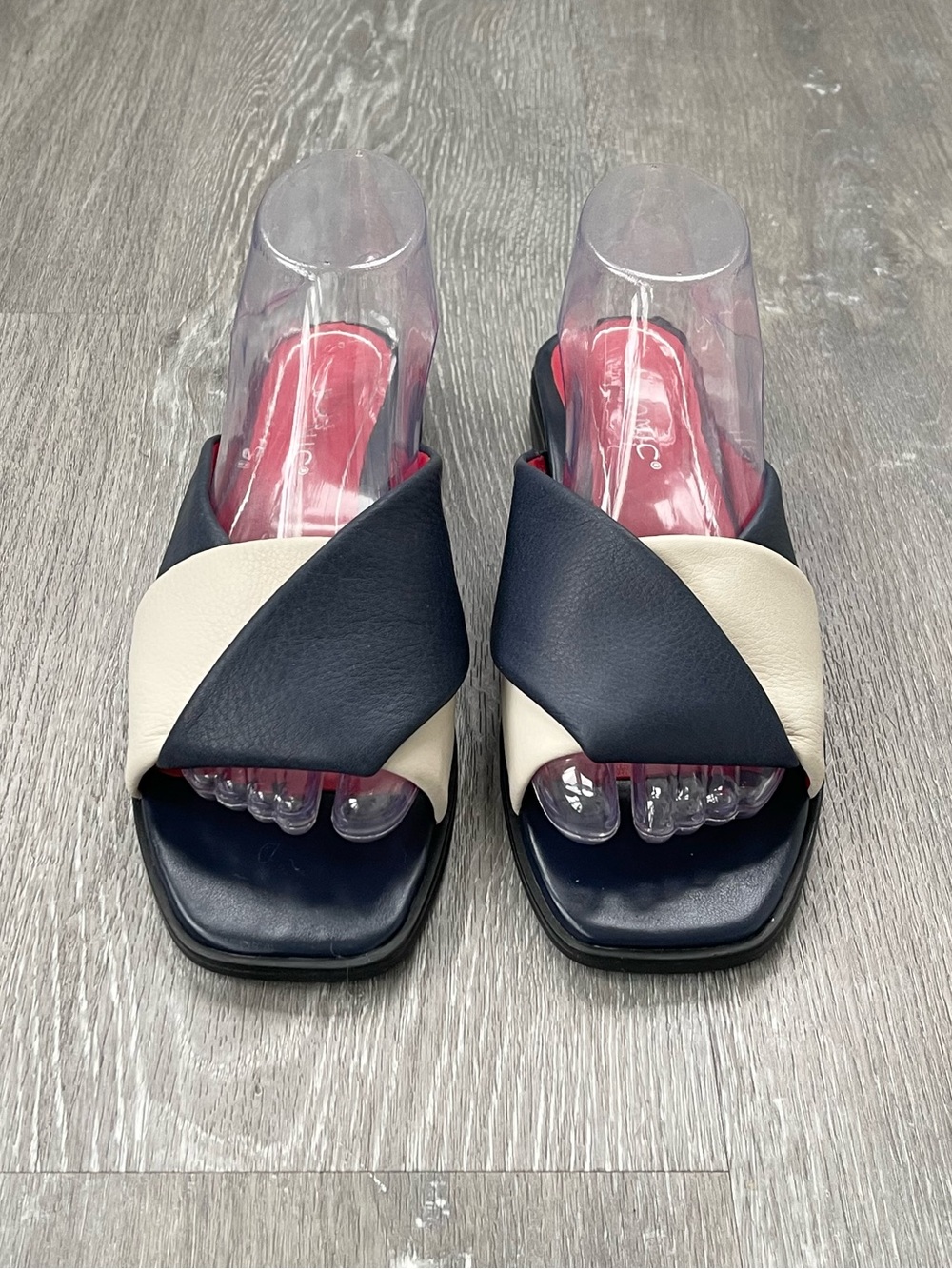Vionic Miramar Slide Sandals Size 8.5